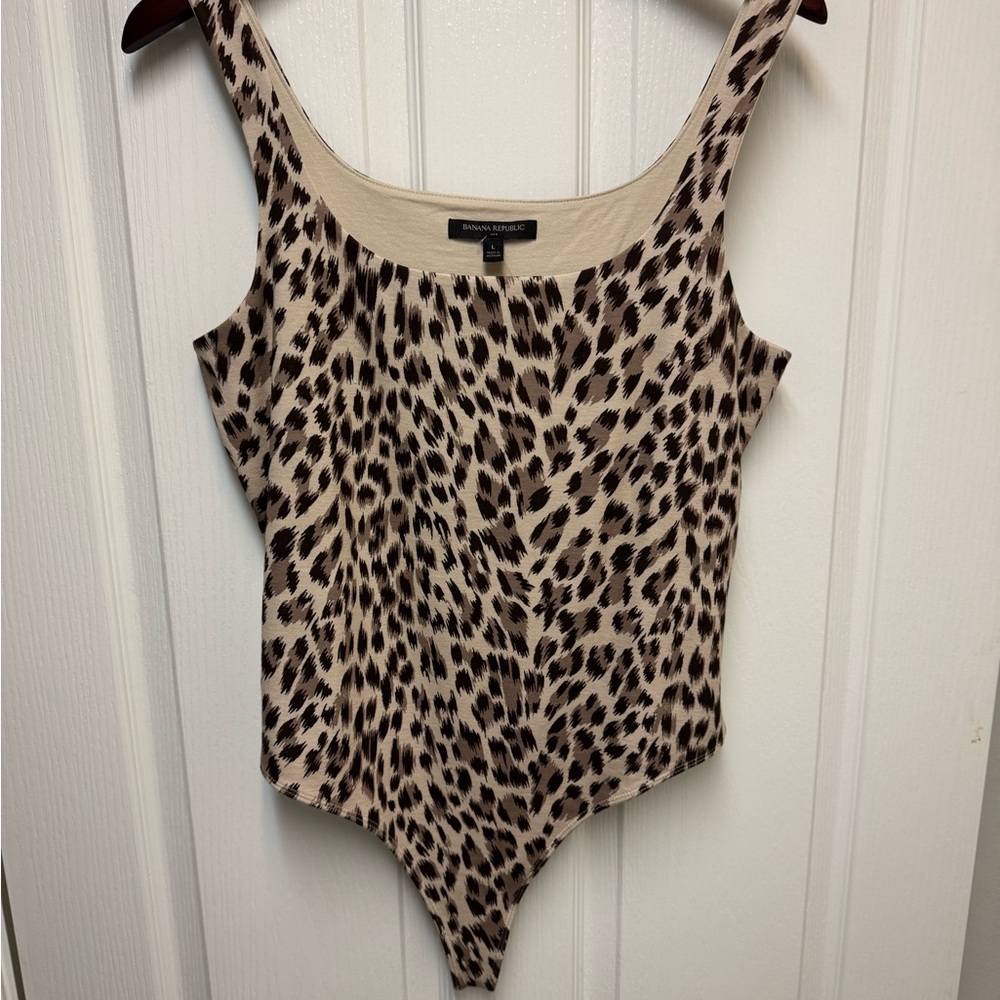 Banana Republic Cream and Brown Graphic Bodysuit